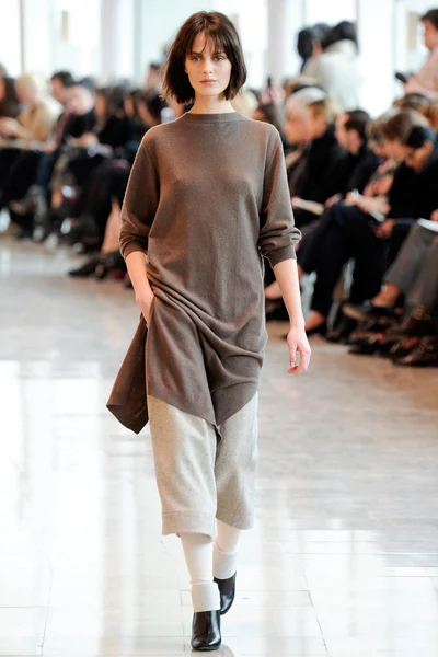 Look 13
